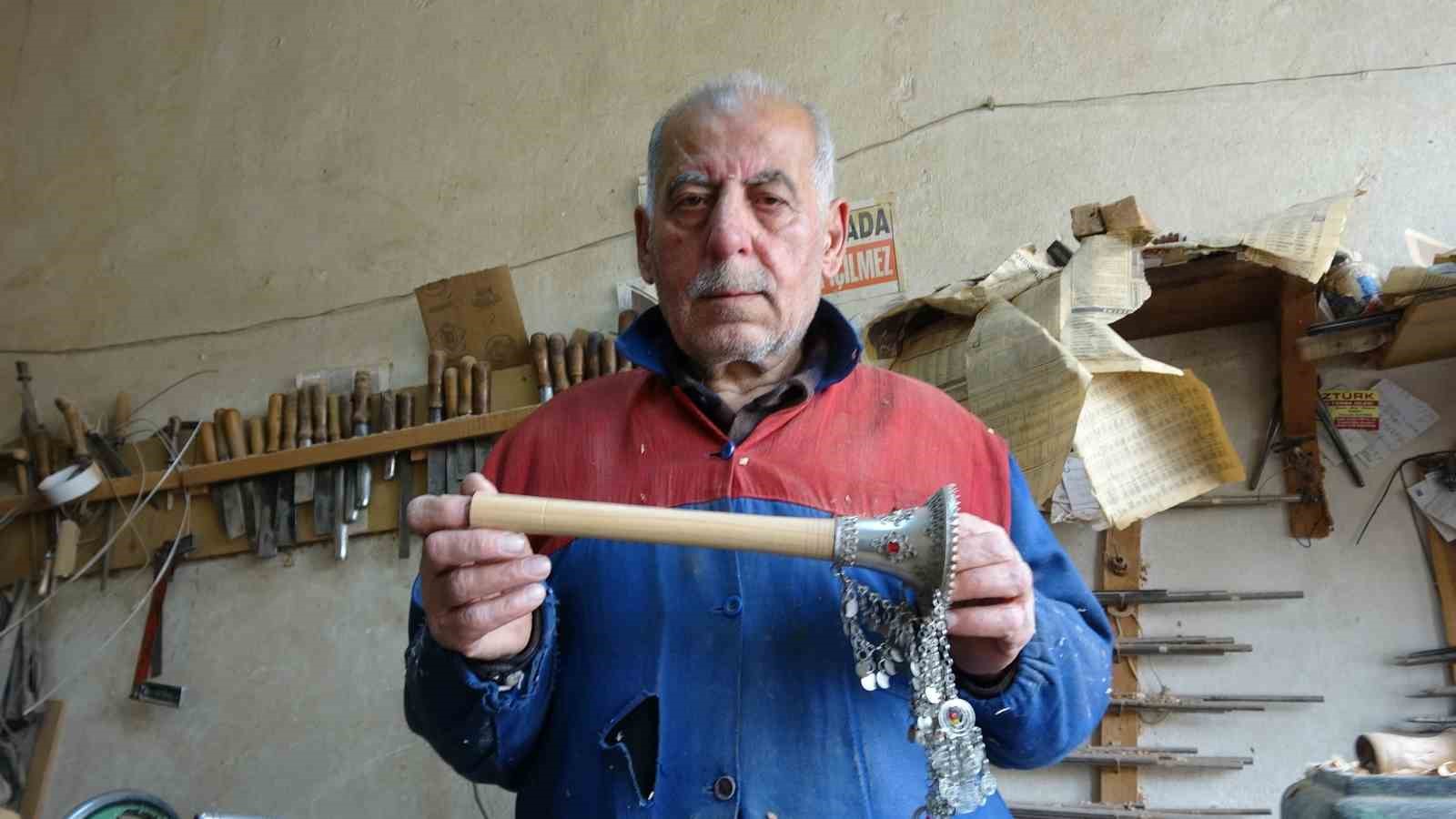 eglencelerin simgesi zurnayi 55 yildir agaclara sekil vererek uretiyor 2