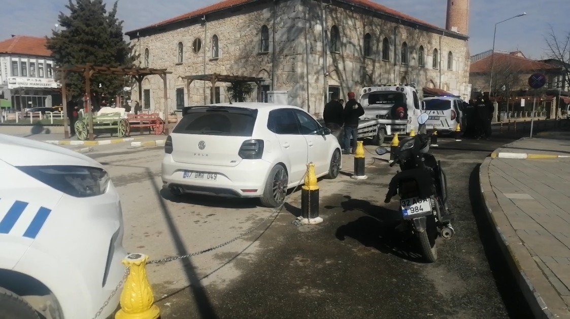 egzoz patlatan araca 16 bin tl ve trafikten men cezasi 1 t5sOQPZH