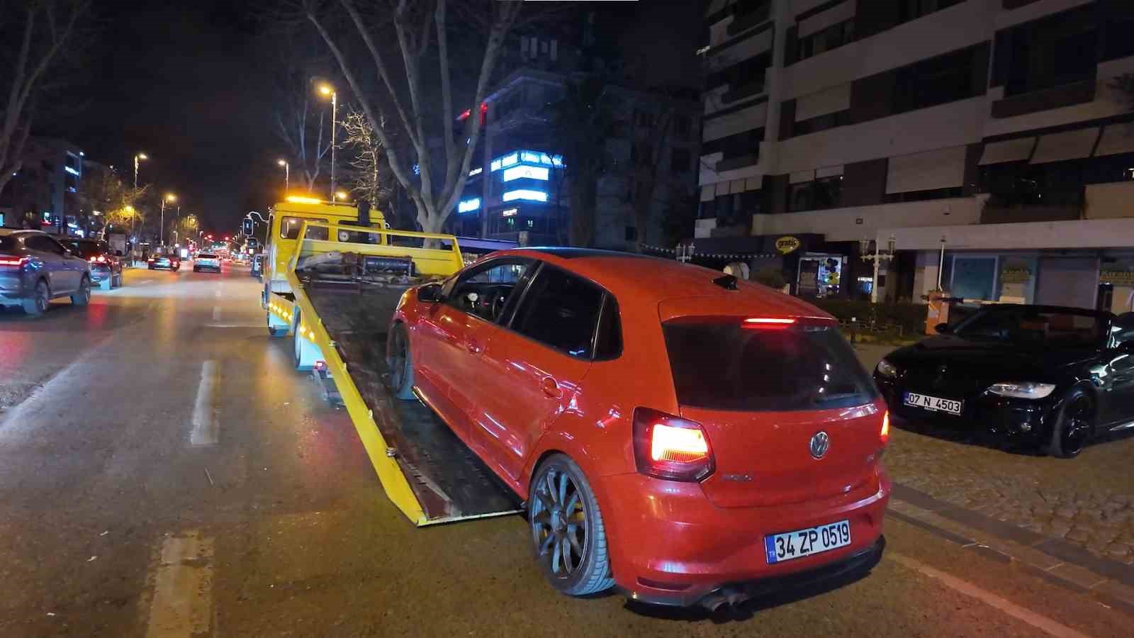 egzoz sistemi mevzuata aykiri arac 30 gun trafikten men edildi 1 4htgzOm5
