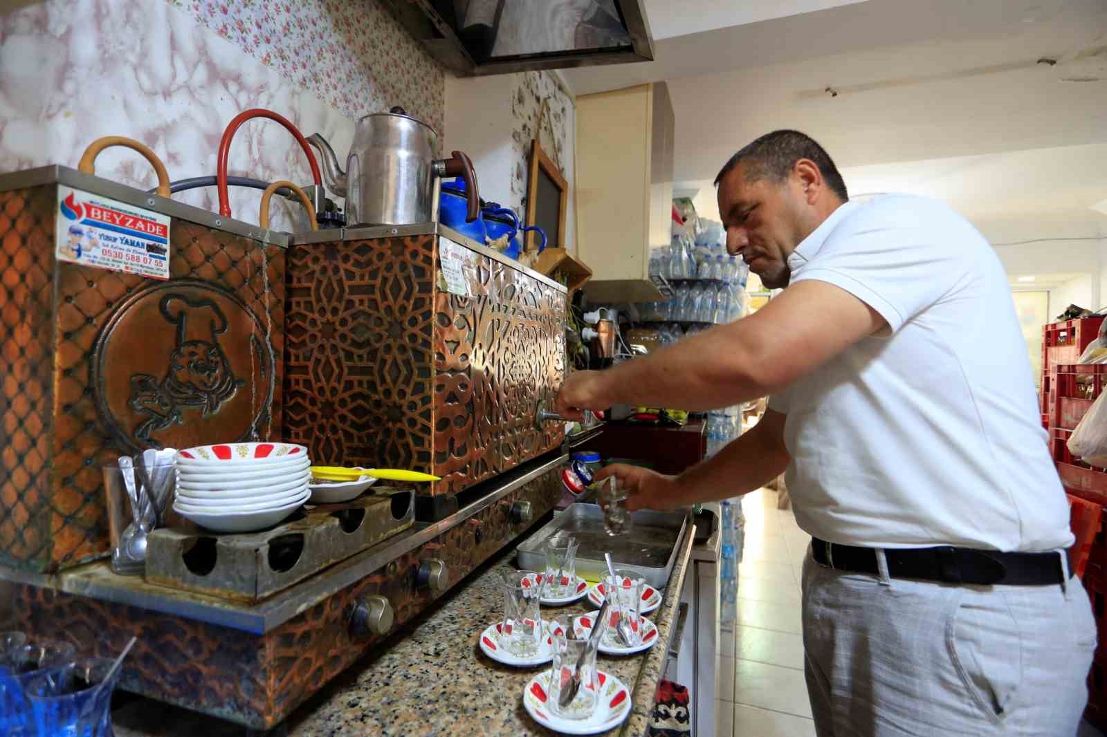 Ehliyet sahibi olabilmek için 48 yaşında okuma-yazma öğrenmeye başladı 5 ehliyet sahibi olabilmek icin 48 yasinda okuma yazma ogrenmeye basladi 1 7BhTQVF7