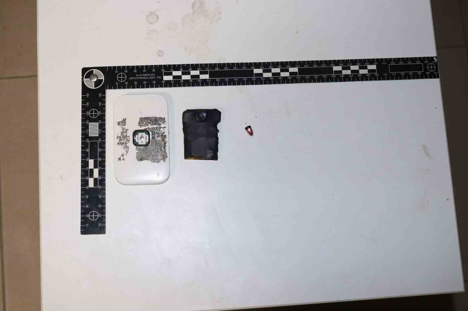 Ehliyet sınavına elektronik kopya düzeneğiyle girmeye çalışan şahıs yakalandı 4 ehliyet sinavina elektronik kopya duzenegiyle girmeye calisan sahis yakalandi 0 NqYBrTdI