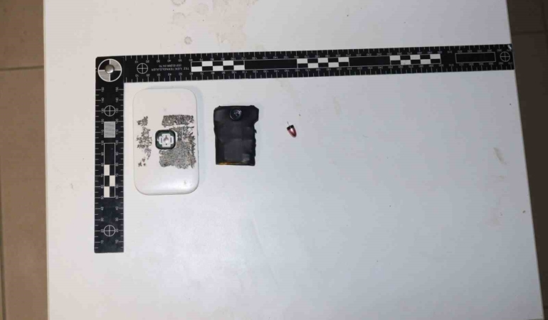 ehliyet-sinavina-elektronik-kopya-duzenegiyle-girmeye-calisan-sahis-yakalandi-9tPdCXsN.jpg