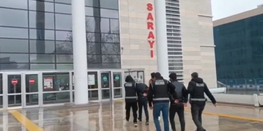 ehliyet-sinavindaki-kopya-duzenegine-2-tutuklama-NWyYKsuj.jpg