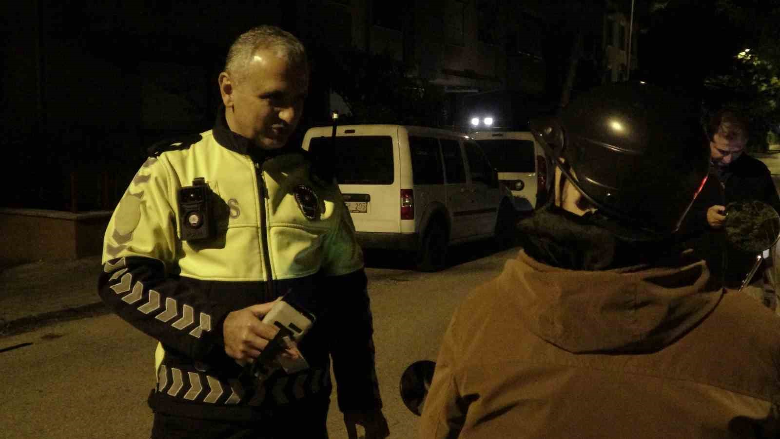 ehliyeti iptal edilen surucu direksiyon basinda yakalaninca 240 bin lira ceza yedi 2 usWnO7vr