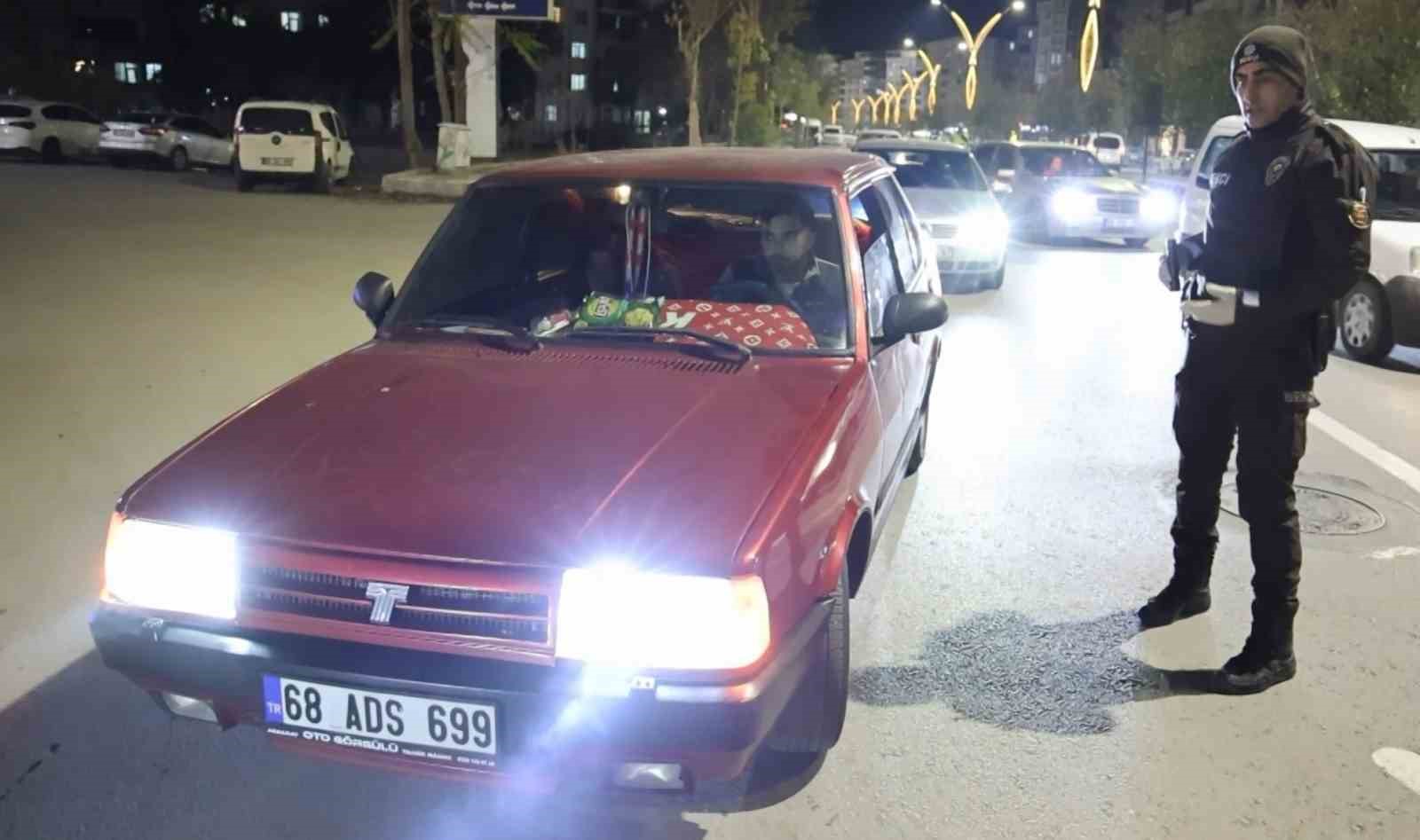 Ehliyeti yok, muayenesi yok, sigortası yok: "Yapacak bir şey de yok" 7 ehliyeti yok muayenesi yok sigortasi yok yapacak bir sey de yok 3 6mD9Lpq1