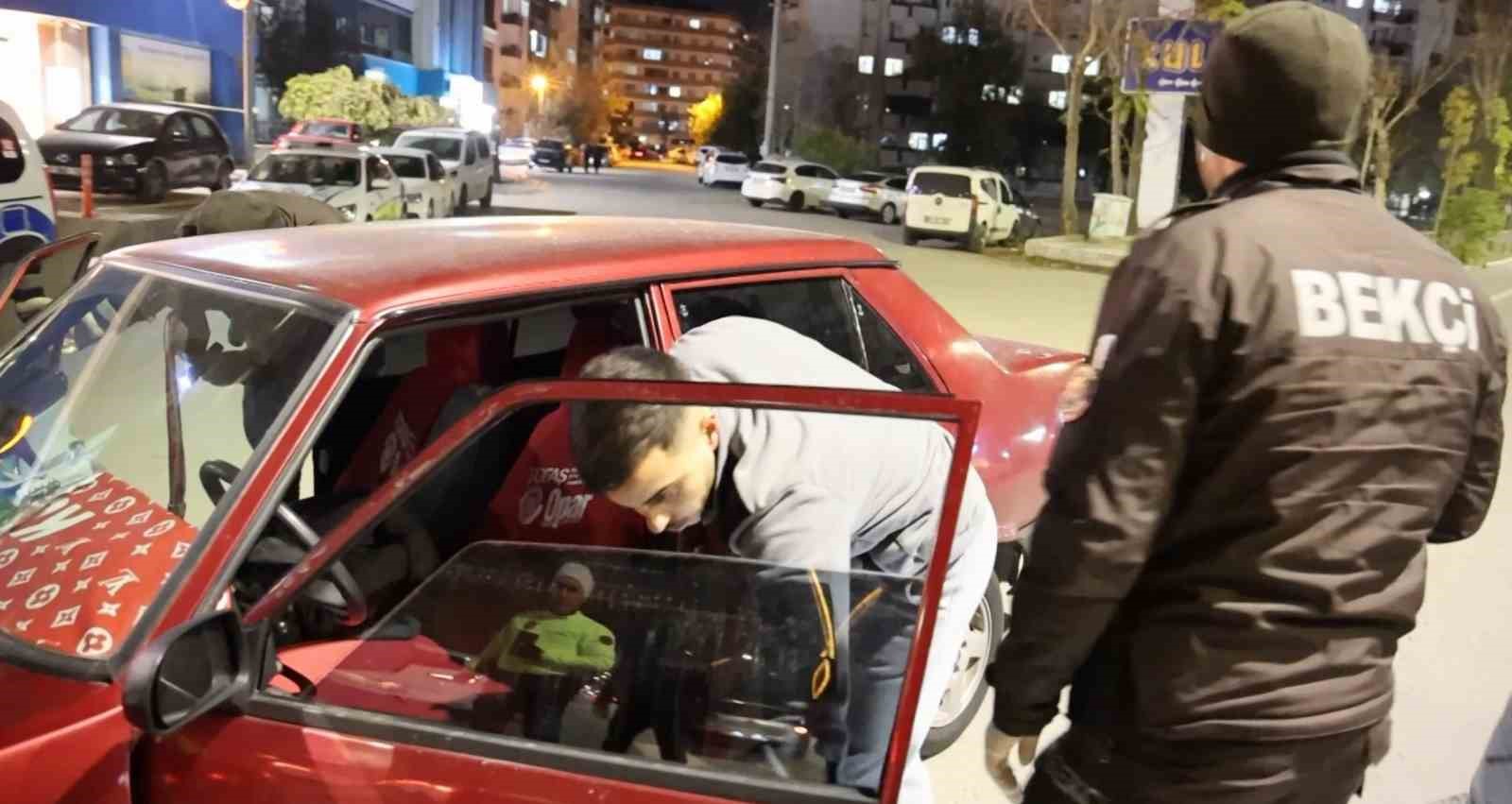 Ehliyeti yok, muayenesi yok, sigortası yok: "Yapacak bir şey de yok" 8 ehliyeti yok muayenesi yok sigortasi yok yapacak bir sey de yok 4 LWKBfKul