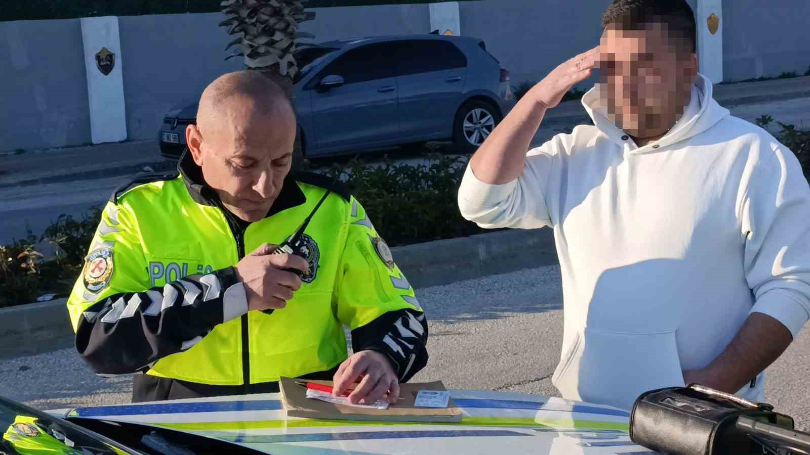 Ehliyetine el konulan sürücü üçüncü kez alkollü yakalandı, 390 bin lira rekor ceza uygulandı 8 ehliyetine el konulan surucu ucuncu kez alkollu yakalandi 390 bin lira rekor ceza uygulandi bibK2UmP