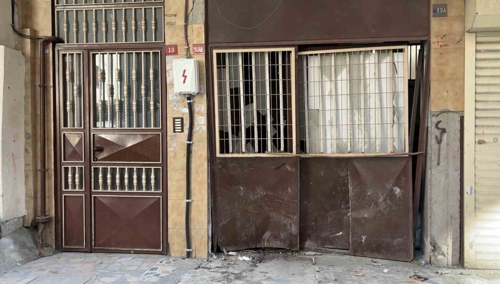 ehliyetini ve otomobilini yeni alan surucu depoya daldi 3 XivUJZZ3