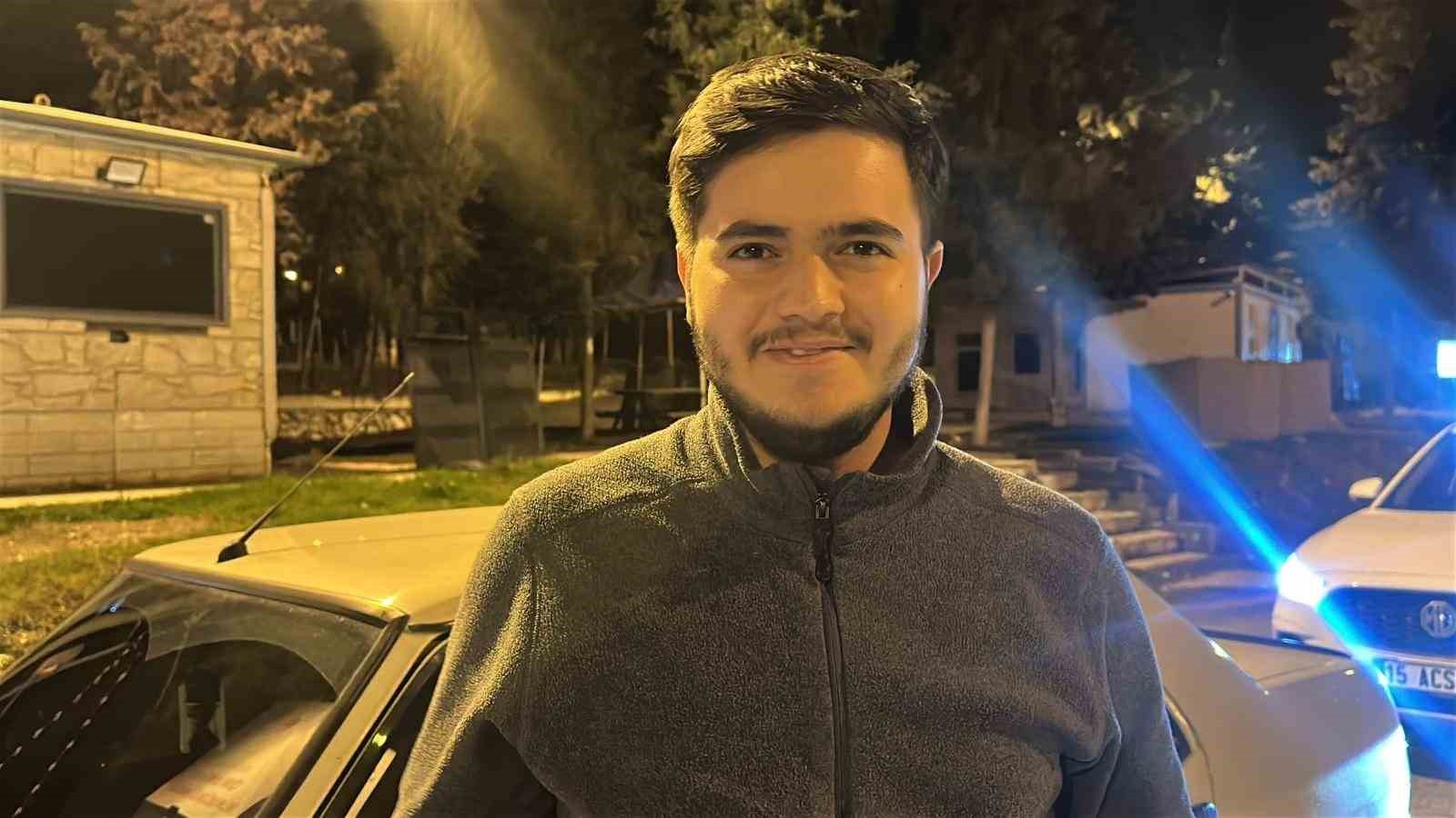 ehliyetini zarftan cikarmak icin 1 ay torpidoda tutup cevirmeye girmeyi bekledi 1