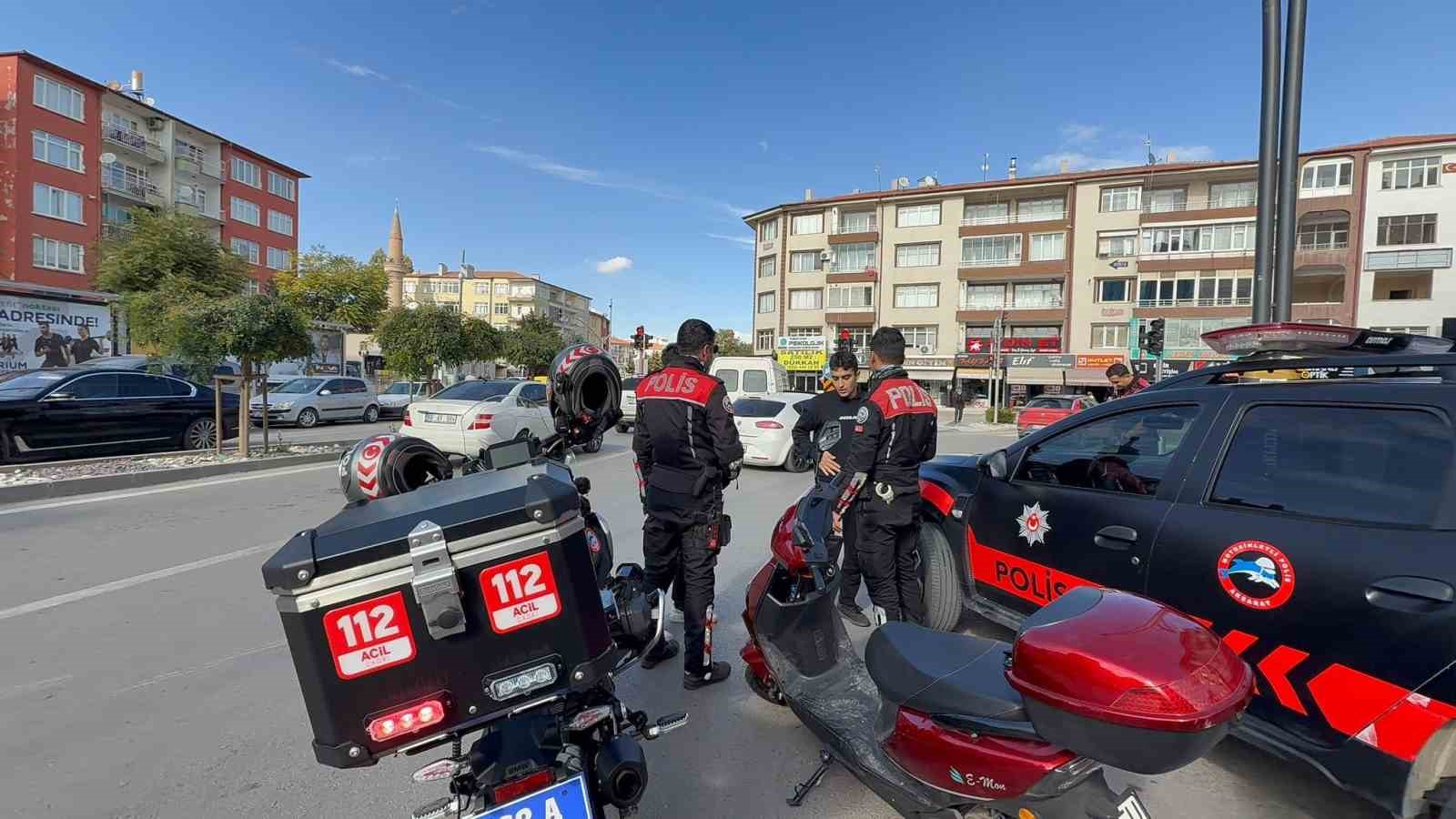 ehliyetsiz arkadasina motosikleti verdi bir suru cezam var diye polise yalvardi 2 jW29ZfsV