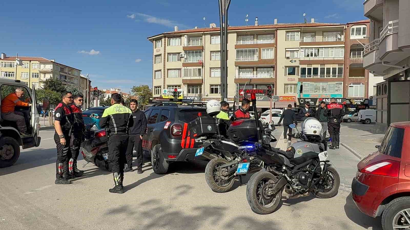 ehliyetsiz arkadasina motosikleti verdi bir suru cezam var diye polise yalvardi 3 6IGJjwFg