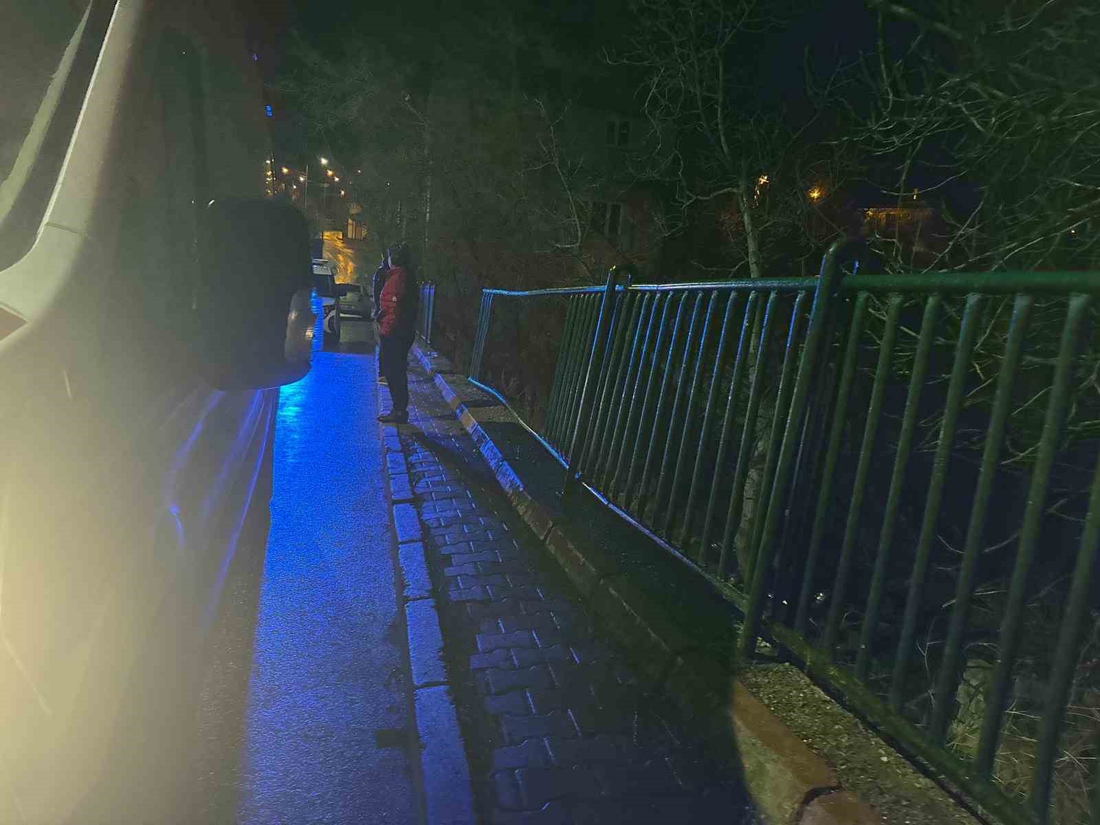 ehliyetsiz surucu 5 metrelik bahce duvarindan uctu 1 yarali 3