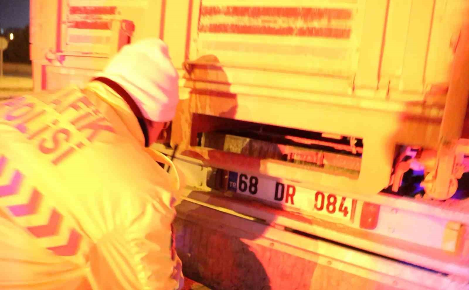 Ehliyetsiz sürücü çekme belgeli kamyonetle yakalandı: 46 bin 621 lira ceza 6 ehliyetsiz surucu cekme belgeli kamyonetle yakalandi 46 bin 621 lira ceza 2 vgWqjXCZ