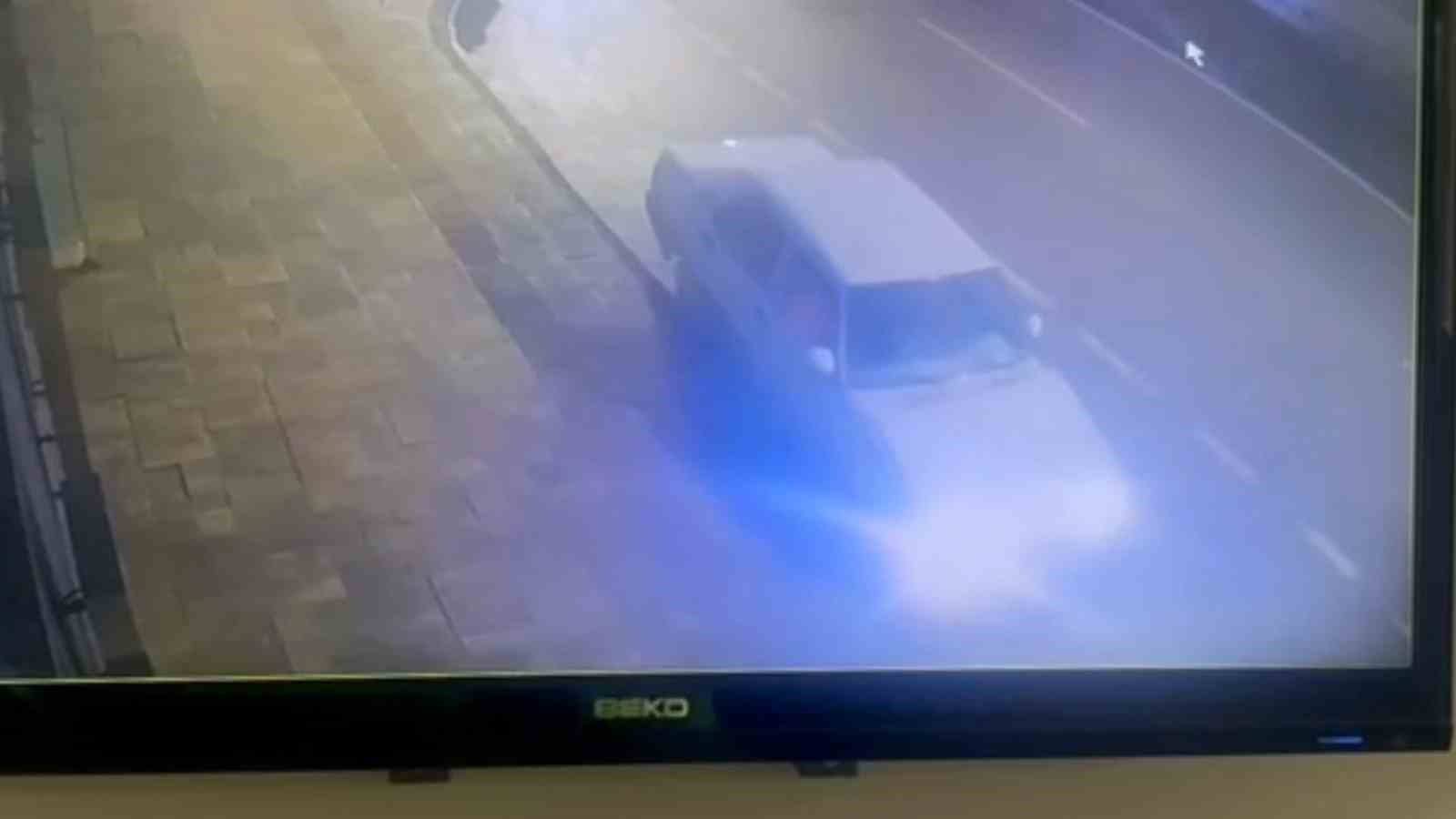 ehliyetsiz surucu kaldirima carpip kacti ama polis yakaladi 8 VZzQBvBl