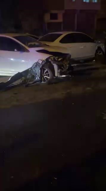 ehliyetsiz surucu park halindeki araclara carpti 1 yarali 0 hHykhanw