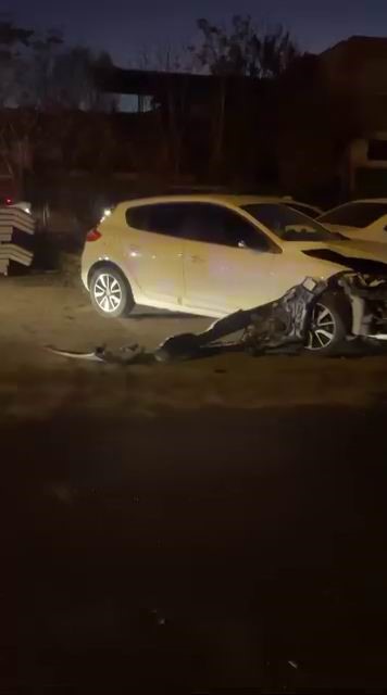 ehliyetsiz surucu park halindeki araclara carpti 1 yarali 1 nBaLINzG