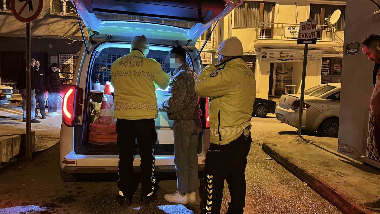 ehliyetsiz surucu polisten kacti yakalaninca 80 bin lira ceza yedi 1 kGCMN2Sy
