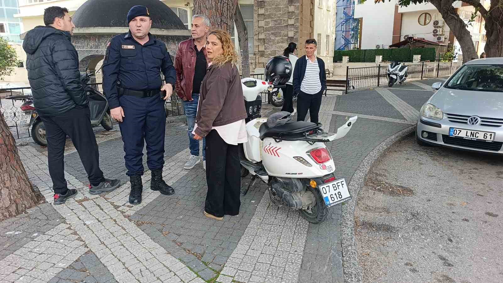 ehliyetsiz ve muayenesi gecmis motosikletle kaza yapti 42 bin lira ceza uygulandi 2 zaWS688C