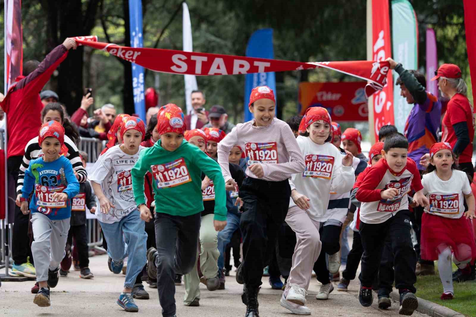 ‘Eker I Run 23 Nisan Çocuk Koşusu’ bayram sevincini sporla buluşturdu 6 eker i run 23 nisan cocuk kosusu bayram sevincini sporla bulusturdu 2