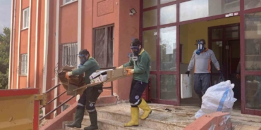 ekipler-gaz-maskesiyle-girdi-iki-gunde-temizledi-evden-7-kamyonet-cop-cikti-iTgZ6gOr.jpg