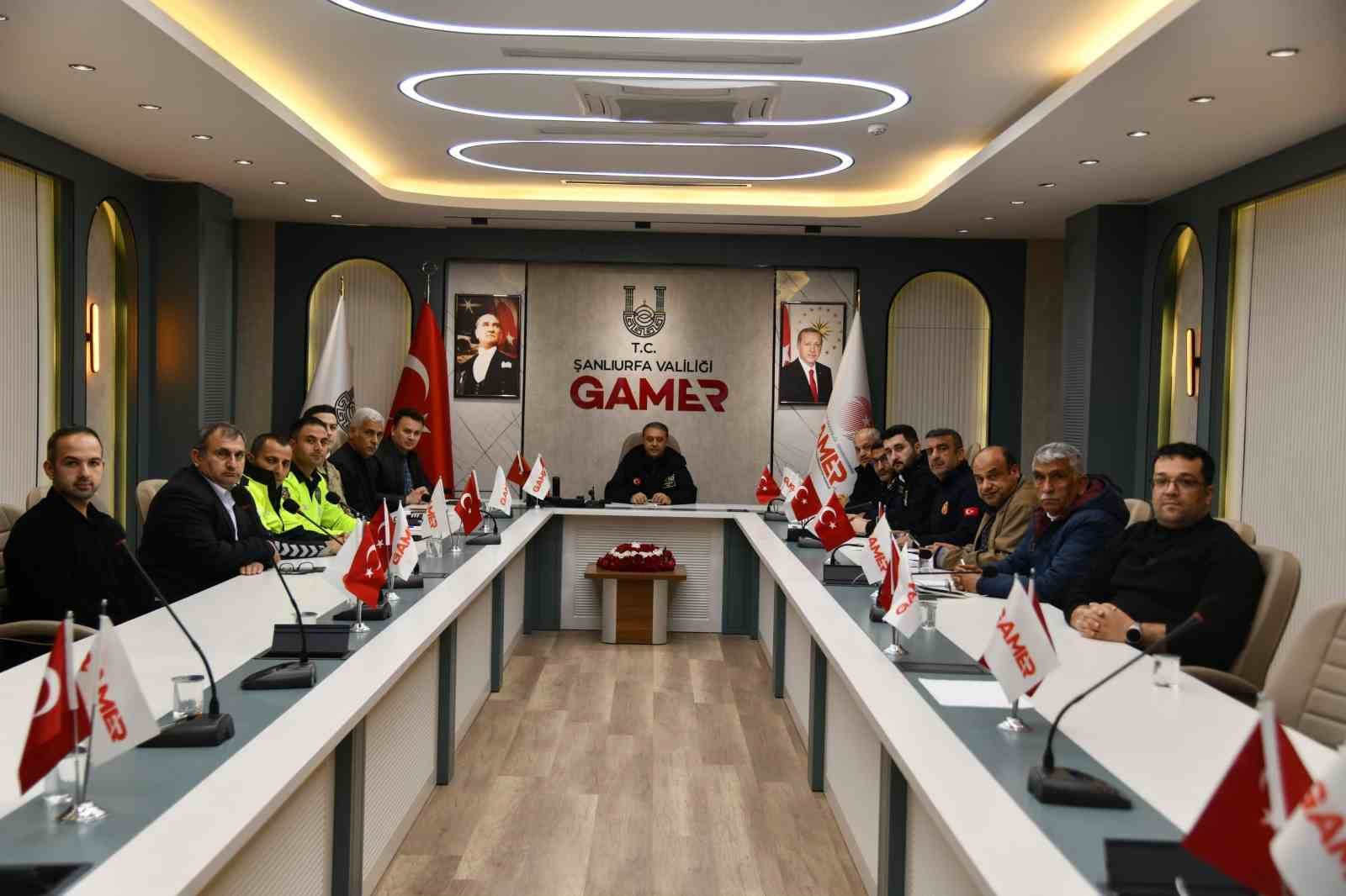 ekipler selde mahsur kalan 10 kisilik aile icin seferber oldu 2 6Ynt2DDA