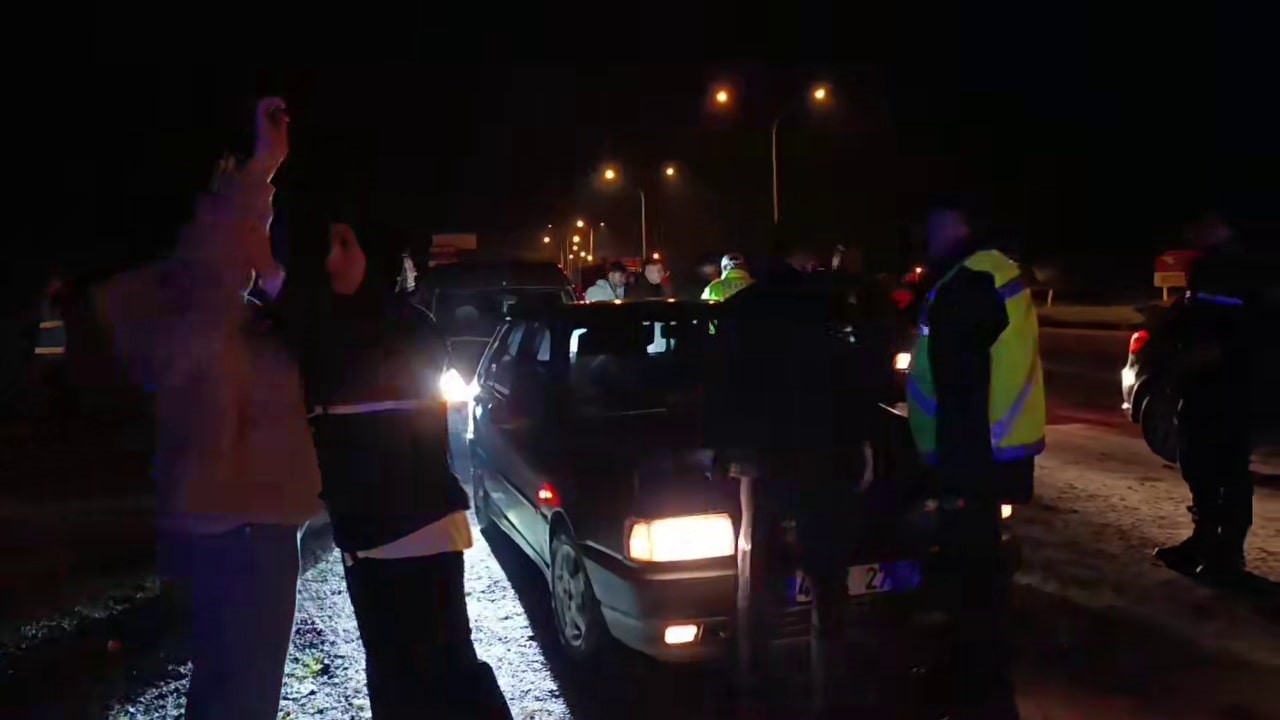 ekiplerin zorlu denetimi alkollu surucu direndi bir digeri tepki gosterdi 2 vwsC6KRy