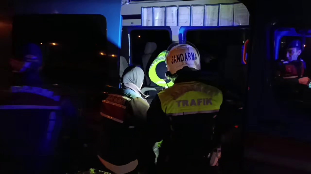 ekiplerin zorlu denetimi alkollu surucu direndi bir digeri tepki gosterdi 3 W55PrDkg