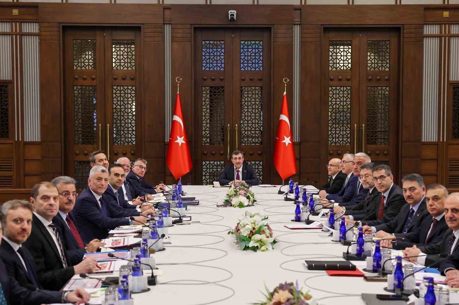 EKK: "Küresel ticarette artan belirsizlikler dış ticaret stratejilerinin yeniden şekillendirilmesini gerekli kılmaktadır" 4 ekk kuresel ticarette artan belirsizlikler dis ticaret stratejilerinin yeniden sekillendirilmesini gerekli kilmaktadir 0 5yaMcQbg