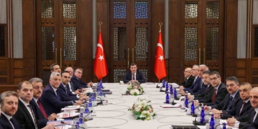 ekk-kuresel-ticarette-artan-belirsizlikler-dis-ticaret-stratejilerinin-yeniden-sekillendirilmesini-gerekli-kilmaktadir-rlcpQxfS.jpg