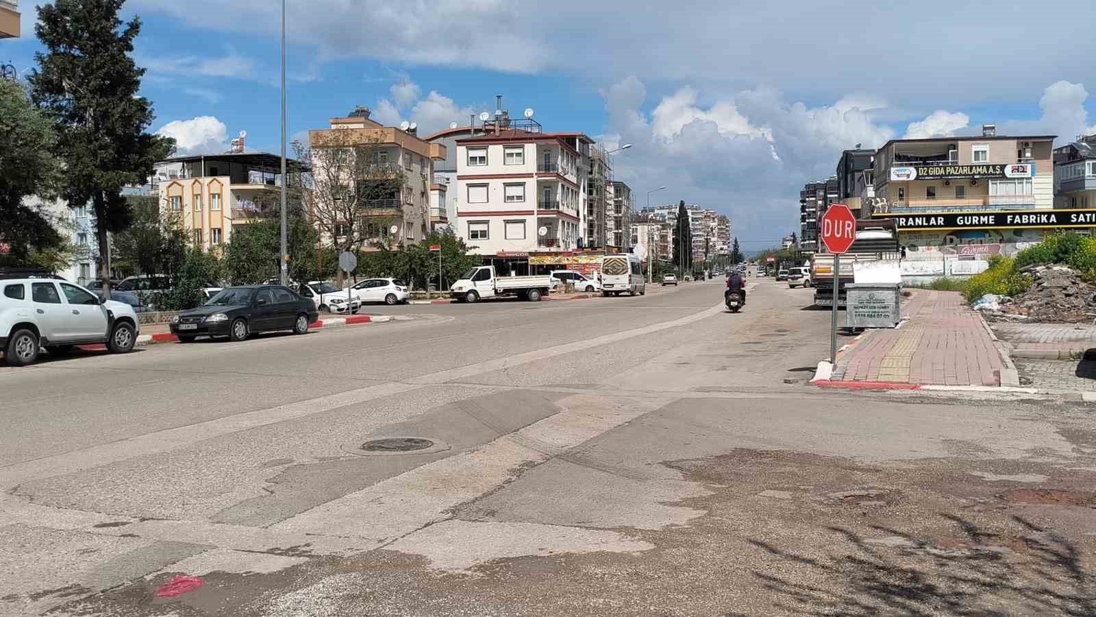 ekmek almak icin markete giden yasli adam cop kamyonunun altinda hayatini kaybetti 1 7TtRMNWD
