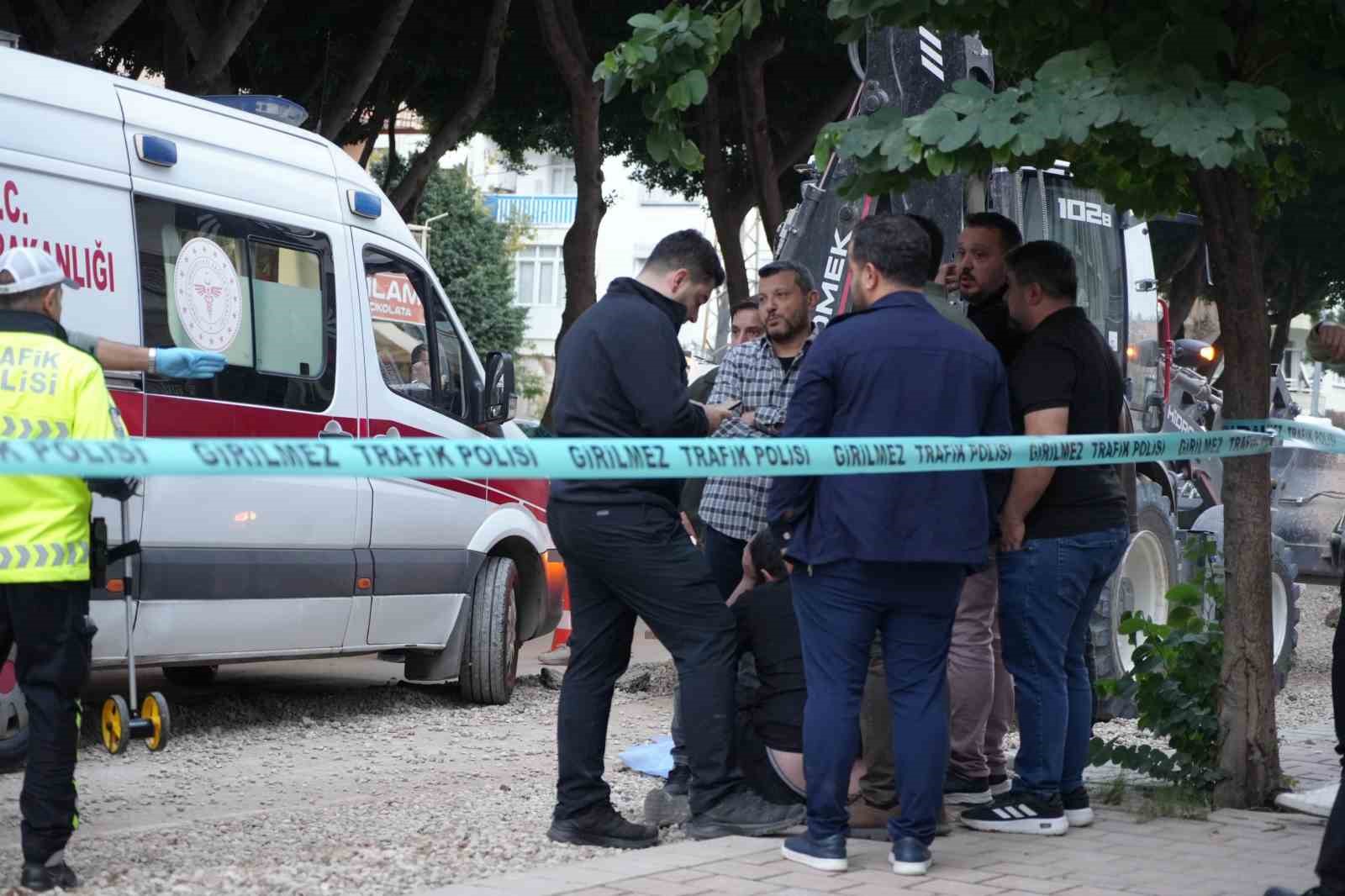 ekmek almaya giderken kepcenin altinda kalan yasli adam hayatini kaybetti 10 AH4zU416