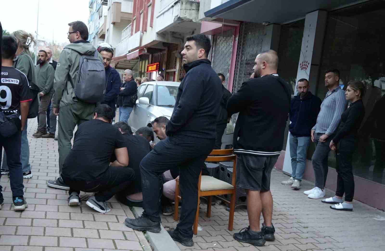 ekmek almaya giderken kepcenin altinda kalan yasli adam hayatini kaybetti 12 clprAKtv