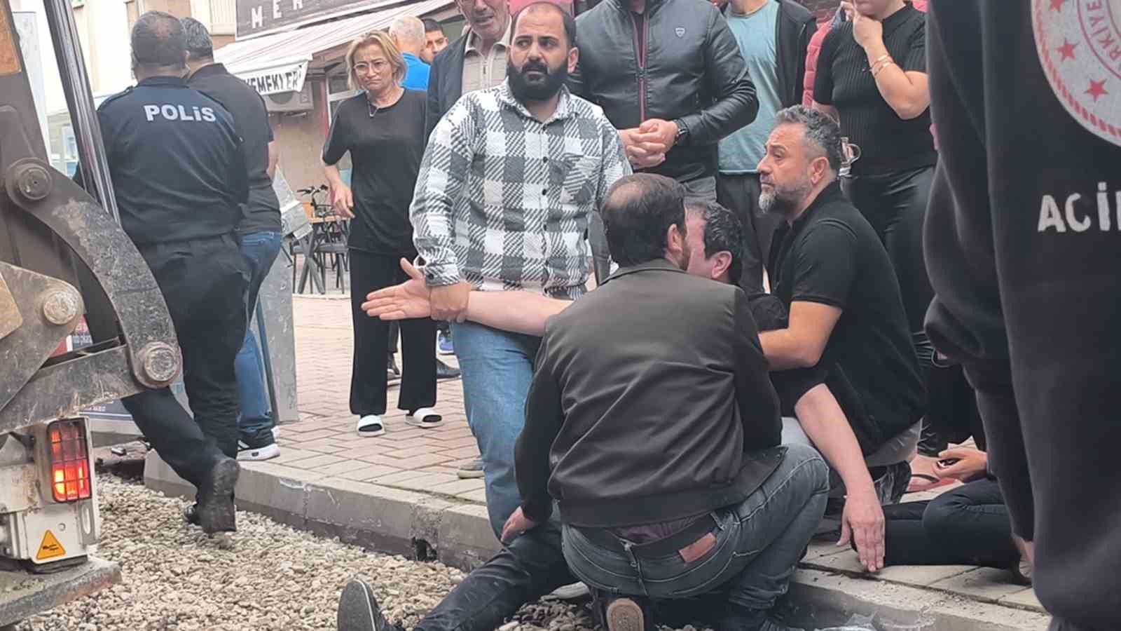ekmek almaya giderken kepcenin altinda kalan yasli adam hayatini kaybetti 13 9UvXAtqL