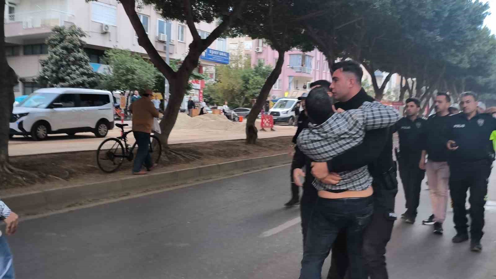 ekmek almaya giderken kepcenin altinda kalan yasli adam hayatini kaybetti 14 VEb4QWPD