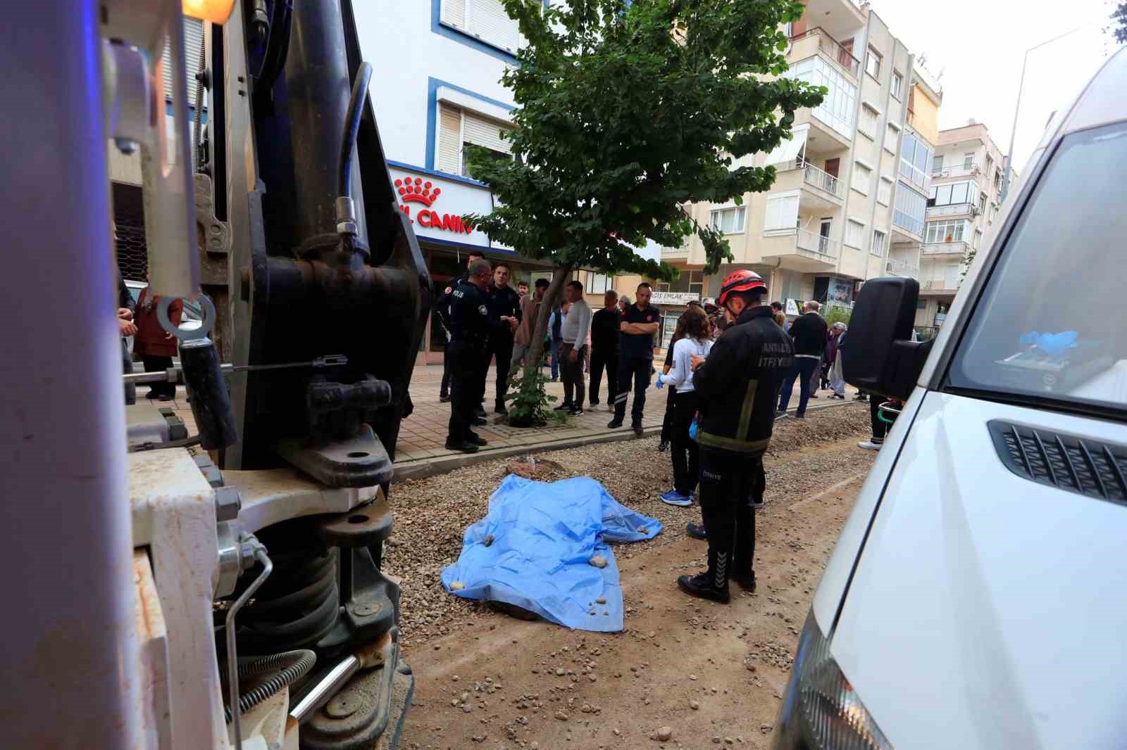 ekmek almaya giderken kepcenin altinda kalan yasli adam hayatini kaybetti 2 TYmpSOG6