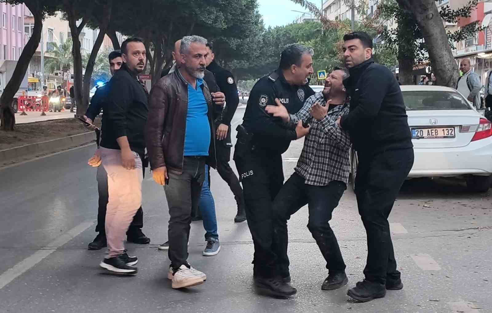 ekmek almaya giderken kepcenin altinda kalan yasli adam hayatini kaybetti 4 qW8LqUkr