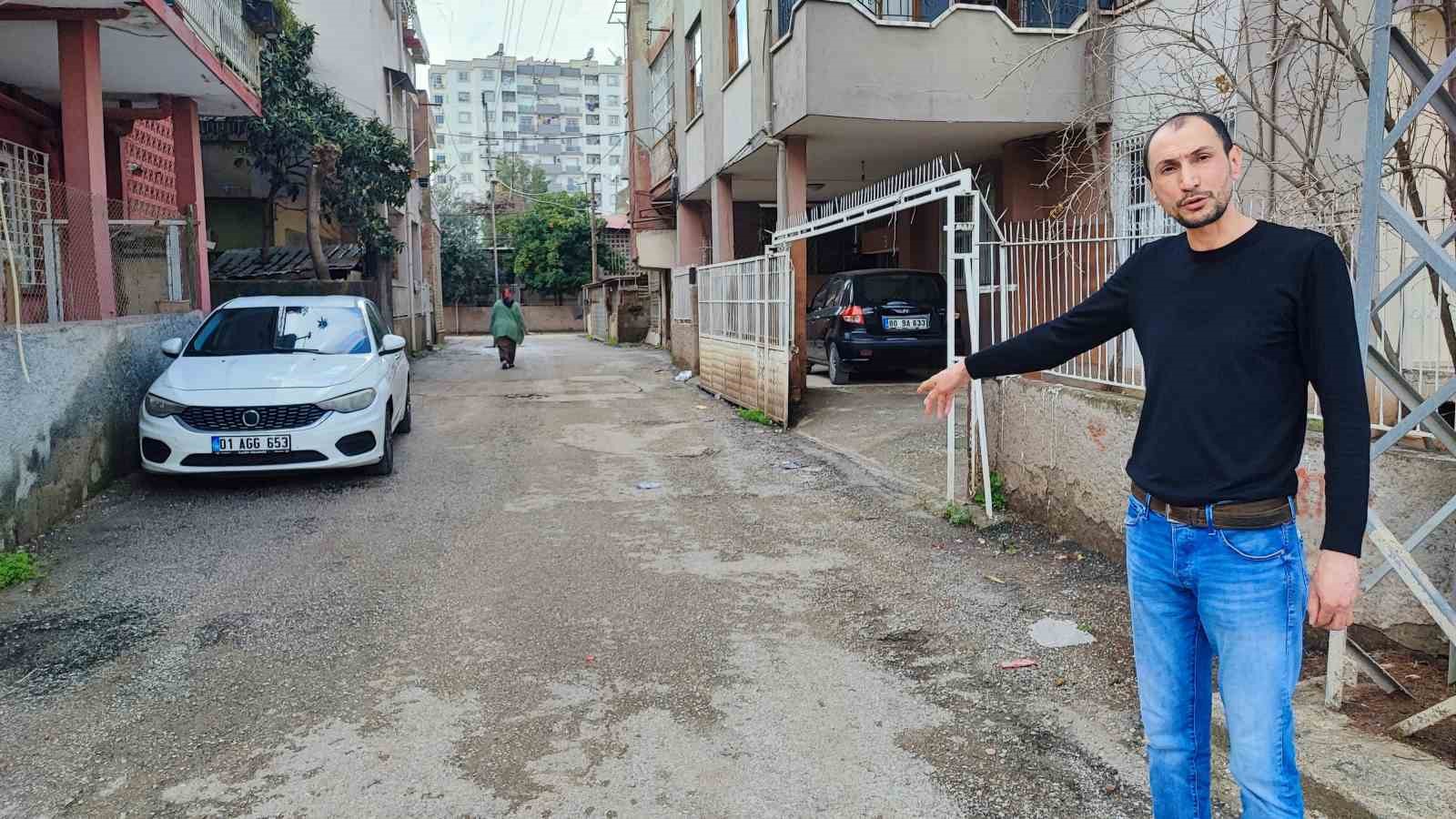 ekmek almaya giderken sokak kopeklerinin saldirisina ugrayan genc kiz yaralandi 5