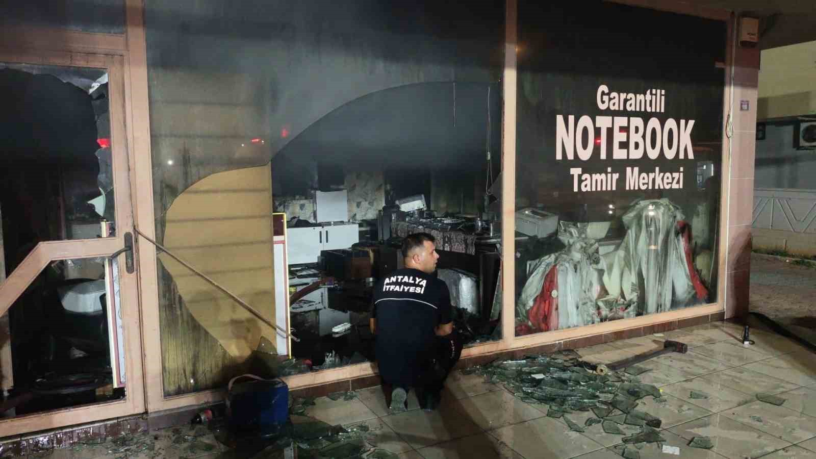 Ekmek teknesinin yandığını görünce gözyaşlarına boğuldu 8 ekmek teknesinin yandigini gorunce gozyaslarina boguldu 4 8tvGeCMQ
