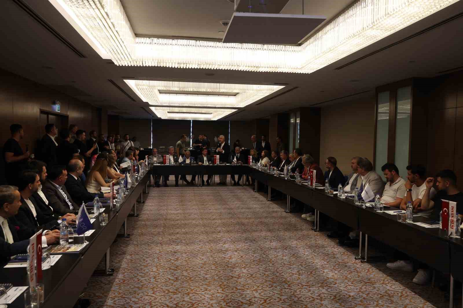Ekonomiye Yön Verenler Zirvesi Kayseri’de yoğun katılımla gerçekleştirildi 4 ekonomiye yon verenler zirvesi kayseride yogun katilimla gerceklestirildi 0