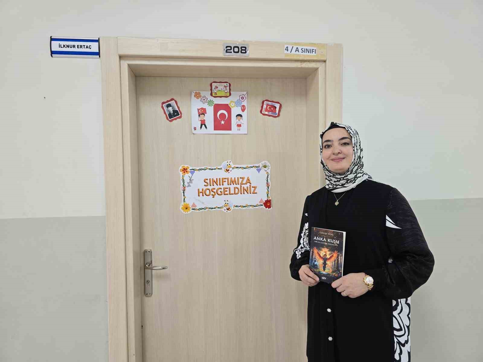 Ekran bağımlılığı haberinin etkisinde kaldı, kitap yazarak öğrencilerine yol gösterdi 5 ekran bagimliligi haberinin etkisinde kaldi kitap yazarak ogrencilerine yol gosterdi 1 uC2tGpwp