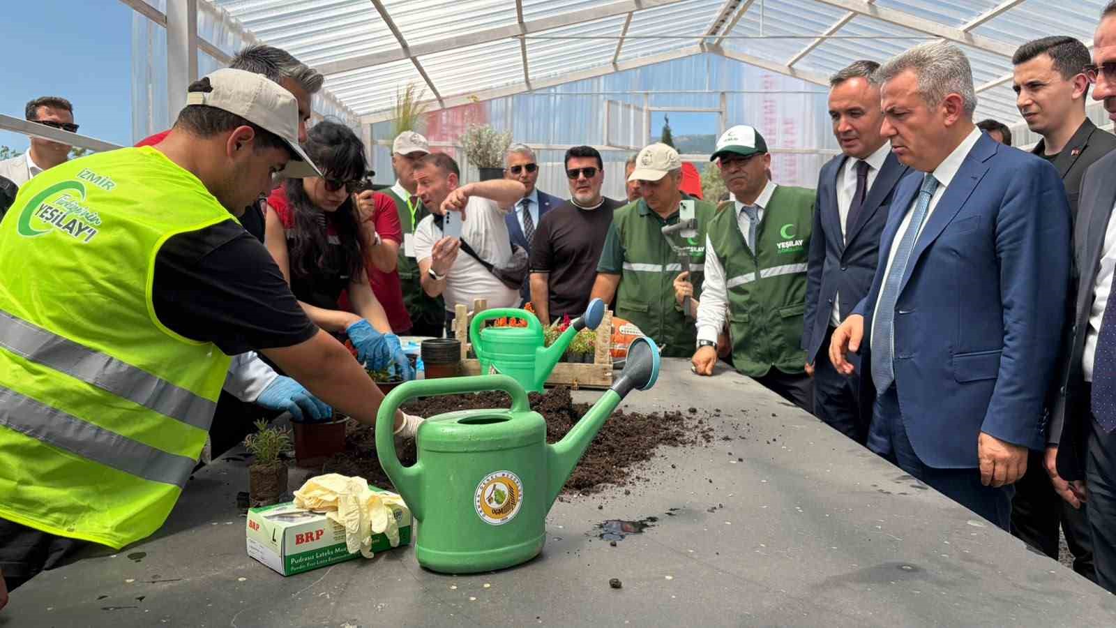 Ekrandan toprağa: İzmir’de gençler için ’Doğal Yaşam Köyü’ kuruldu 4 ekrandan topraga izmirde gencler icin dogal yasam koyu kuruldu 0