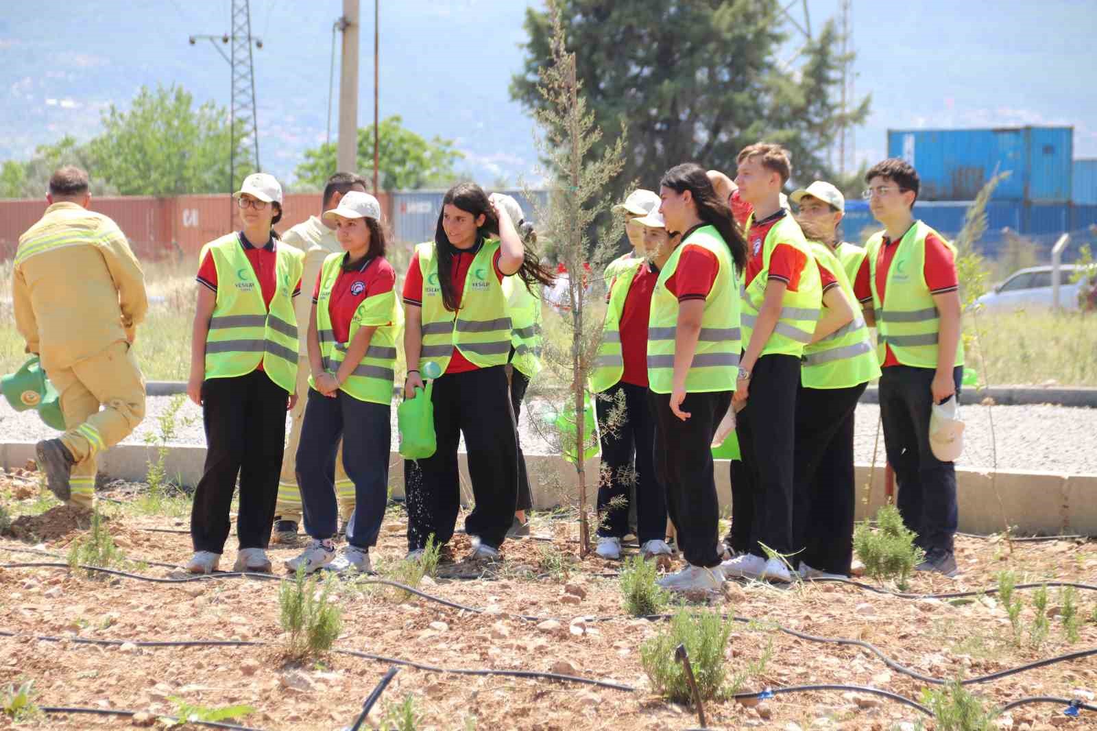 Ekrandan toprağa: İzmir’de gençler için ’Doğal Yaşam Köyü’ kuruldu 13 ekrandan topraga izmirde gencler icin dogal yasam koyu kuruldu 9
