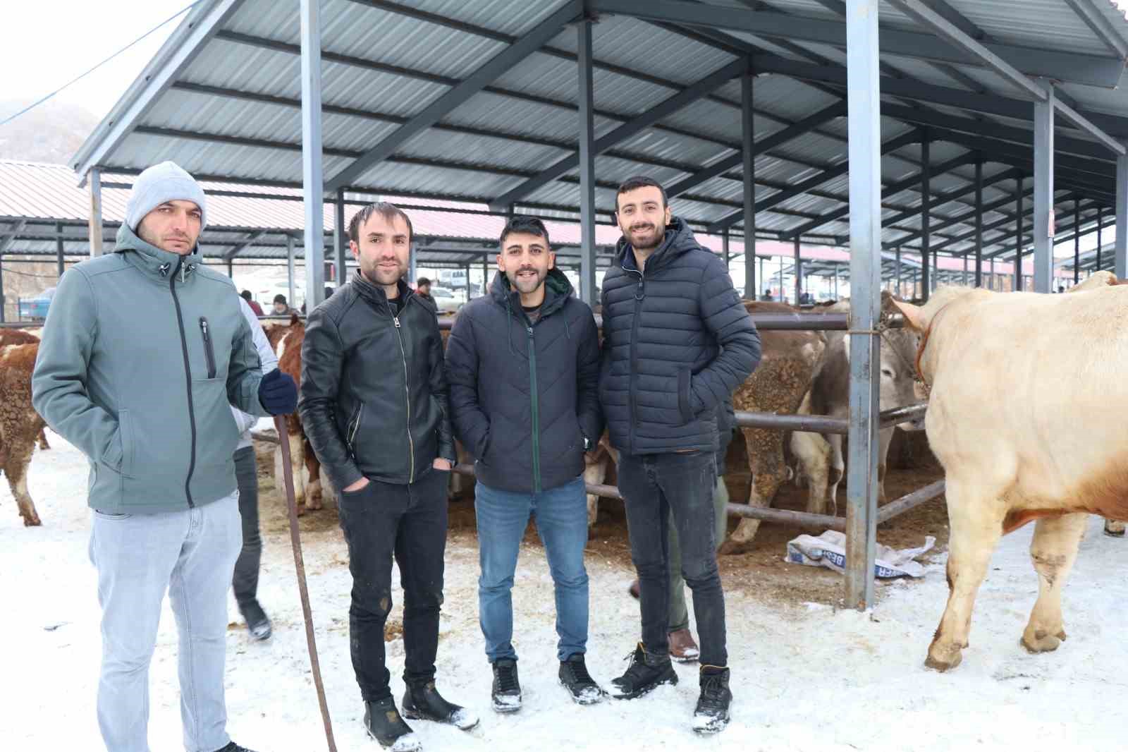 eksi 15de hayvan pazari kuruldu 2