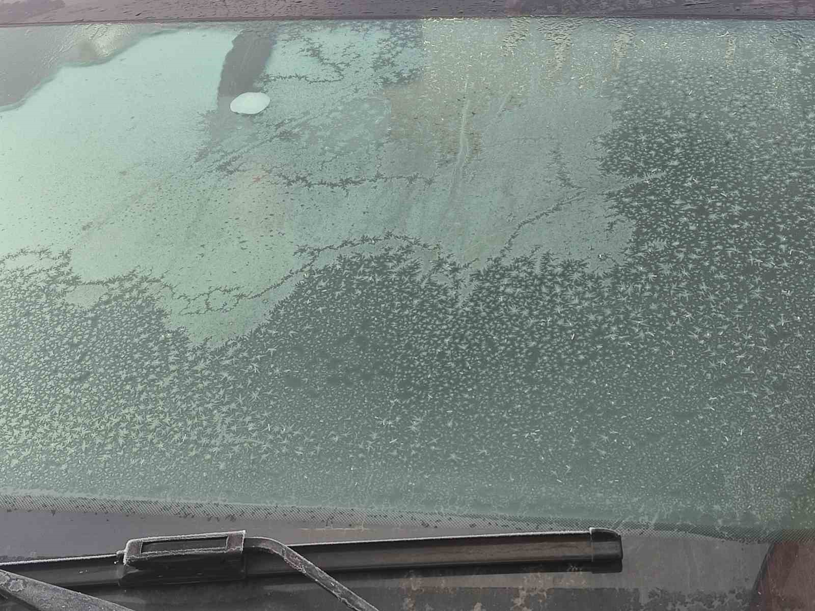 eksi 17 dereceyi goren kentte arac camlari buz tuttu 9 vRXzfkHy