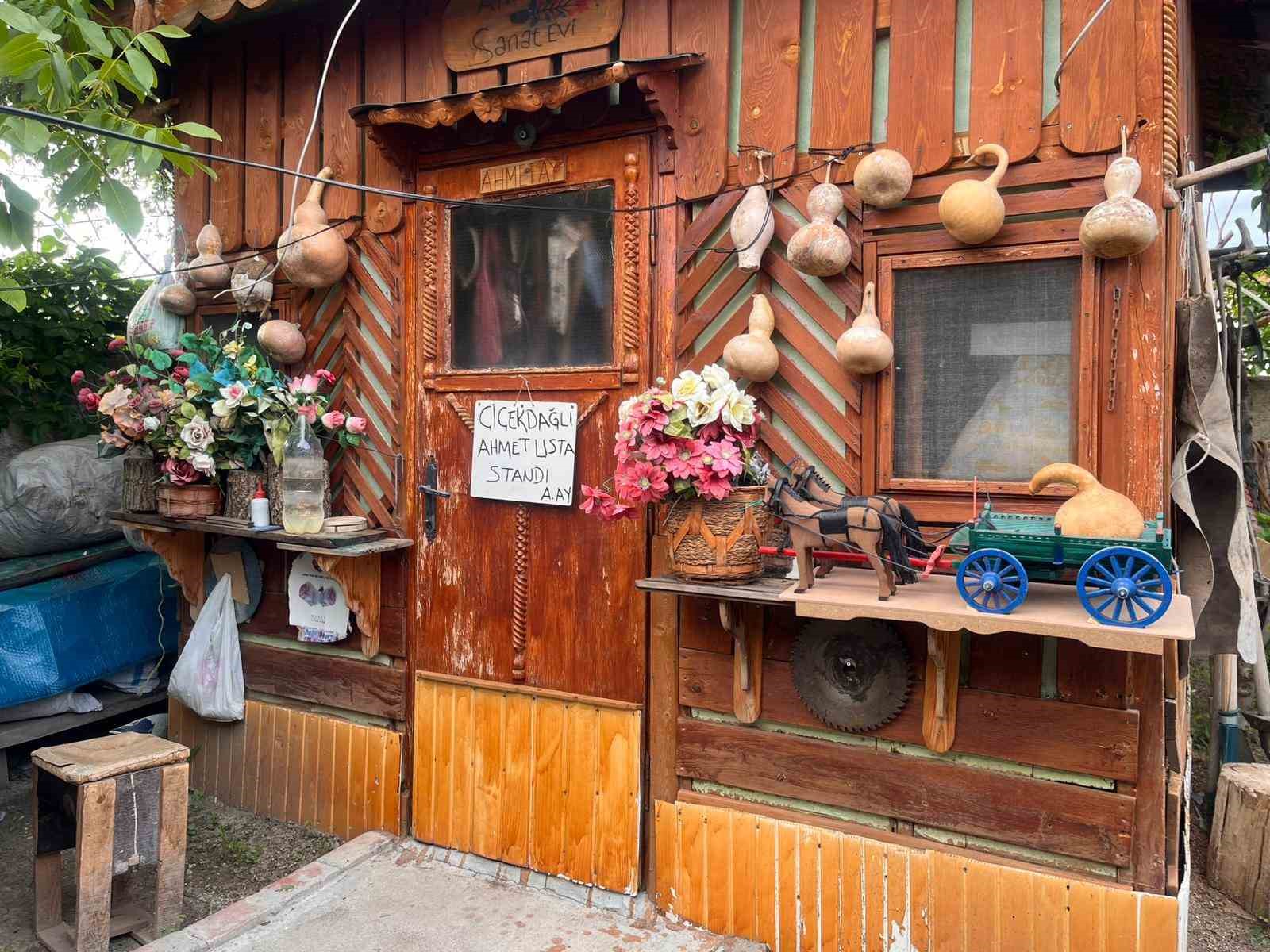 El emeği ahşap eserlerle evini sanat galerisine çevirdi 6 el emegi ahsap eserlerle evini sanat galerisine cevirdi 2 aQekeeFX