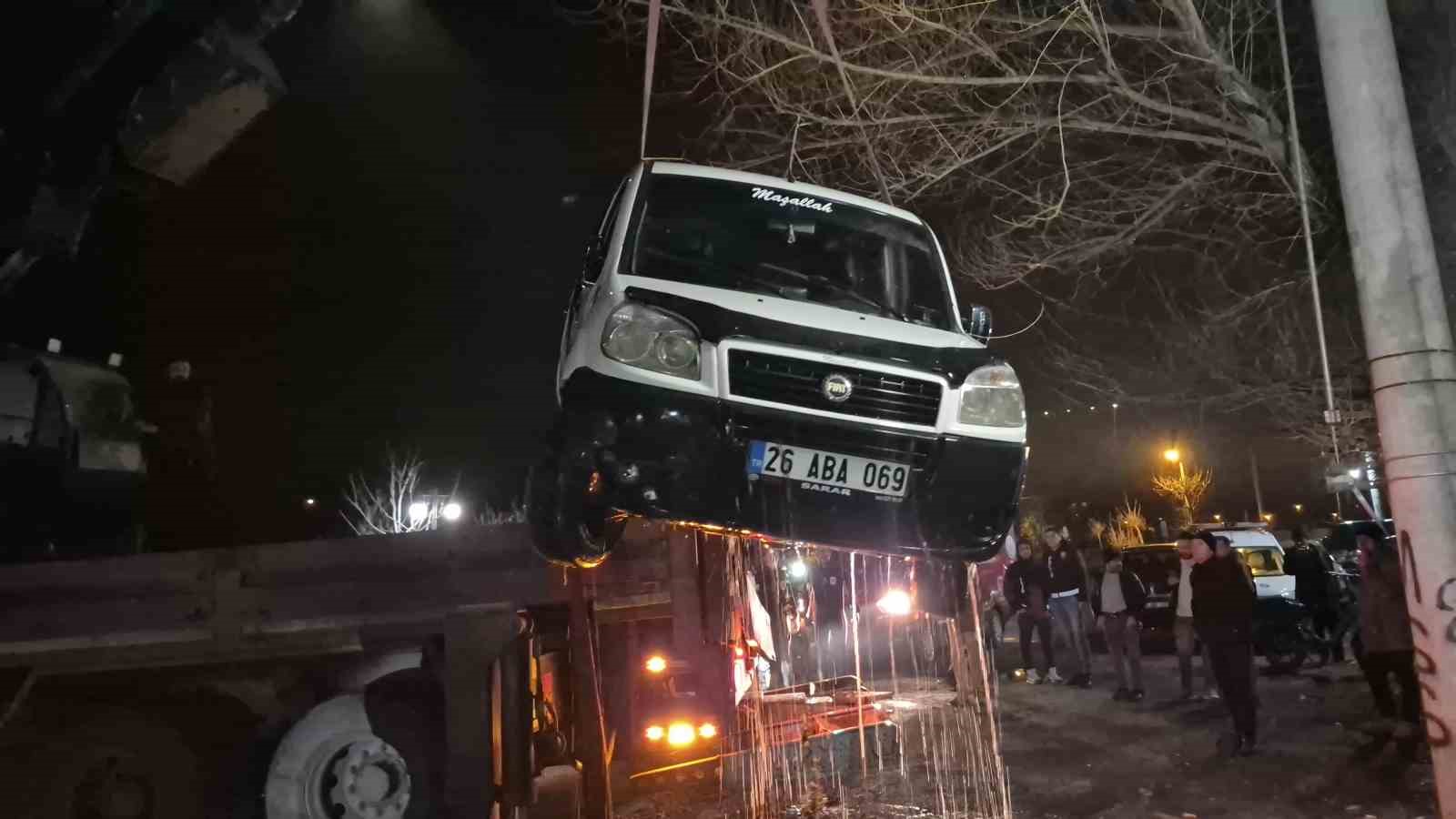 el freni cekilemeyen arac dustugu porsuk cayindan 4 saat sonra cikarildi 2 eFeaDTHk