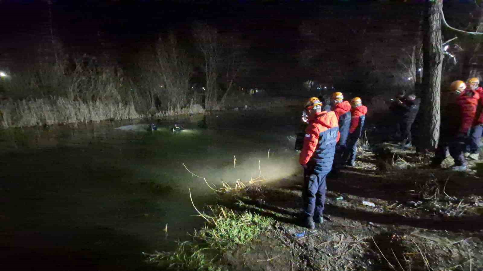 el freni cekilemeyen arac dustugu porsuk cayindan 4 saat sonra cikarildi 5 b5NvXZHa