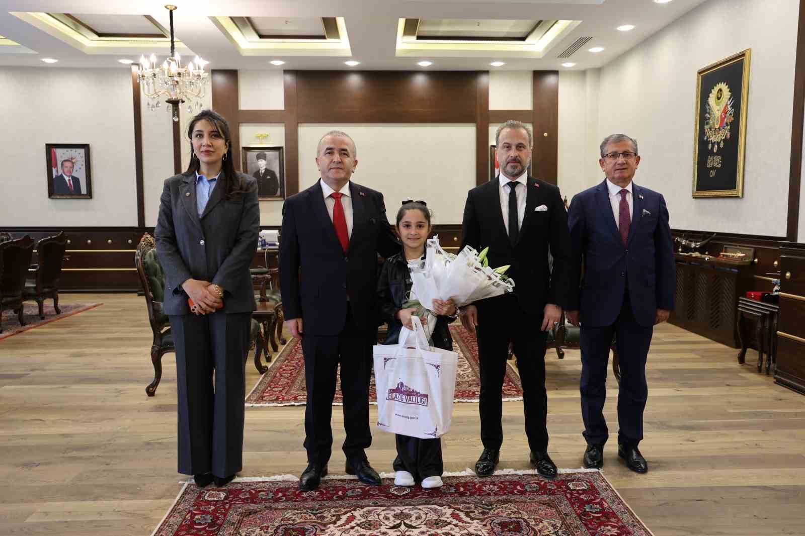 elazig da 23 nisan kutlamalari 1 3gd7nEKi