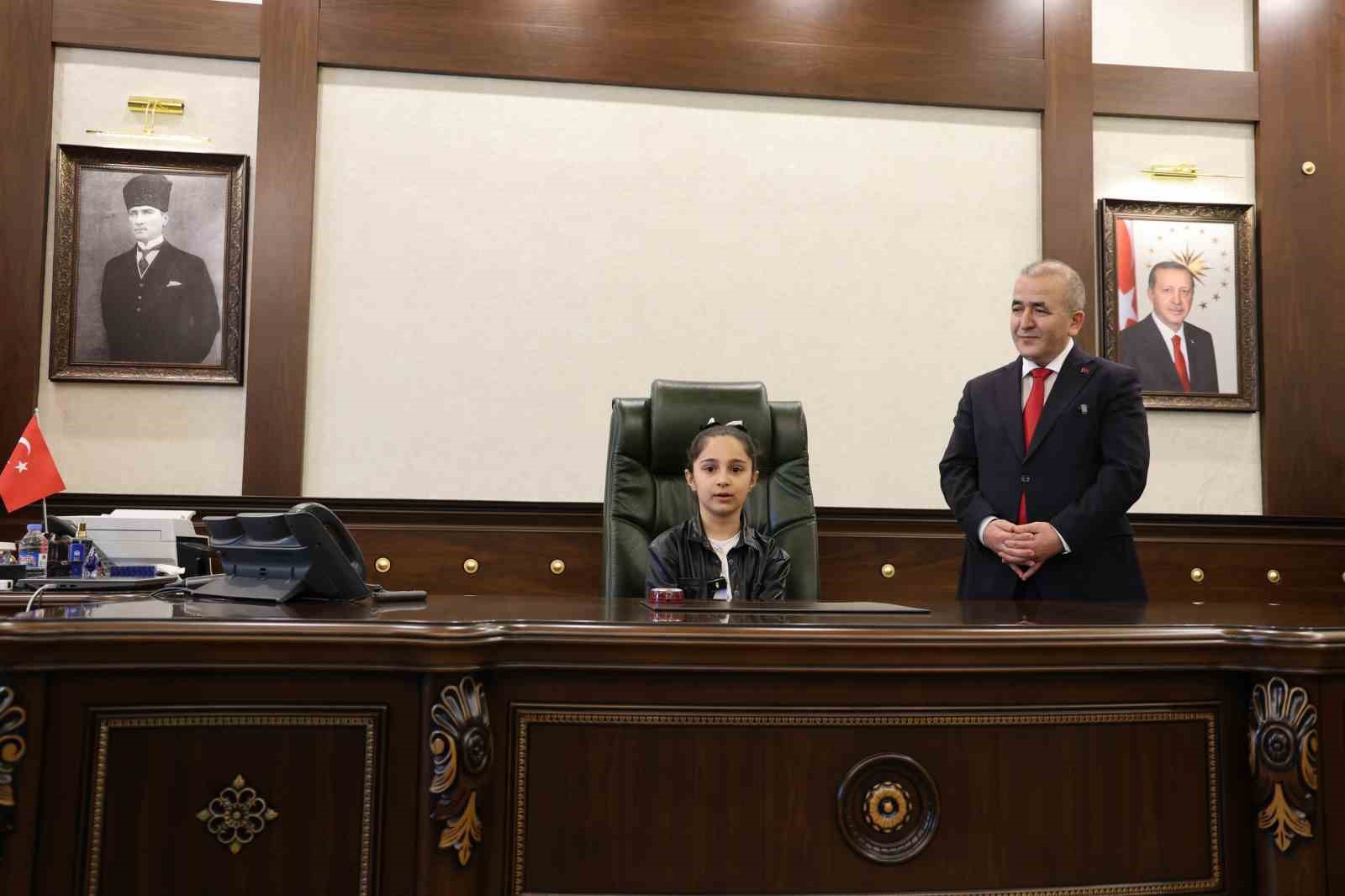 elazig da 23 nisan kutlamalari 7 GuEOl4IK