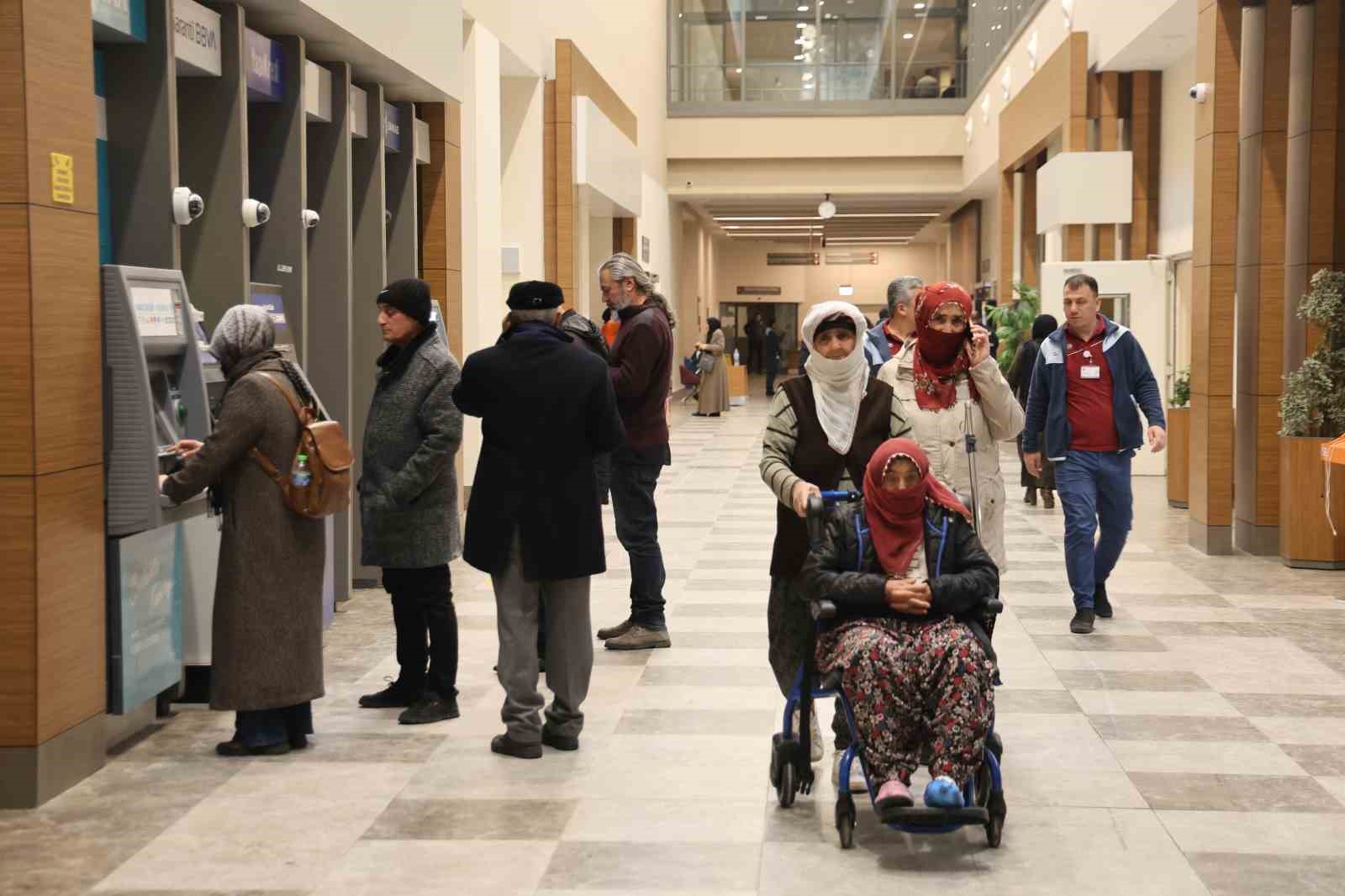 elazig fethi sekin sehir hastanesinde 1 yilda 2 milyon 810 bin hasta tedavi edildi 64VdKarT